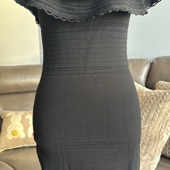 Eliza J Black Off the Shoulder Ruffle Scalloped Sheath Bodycon Dress Small LBD - Picture 4 of 7